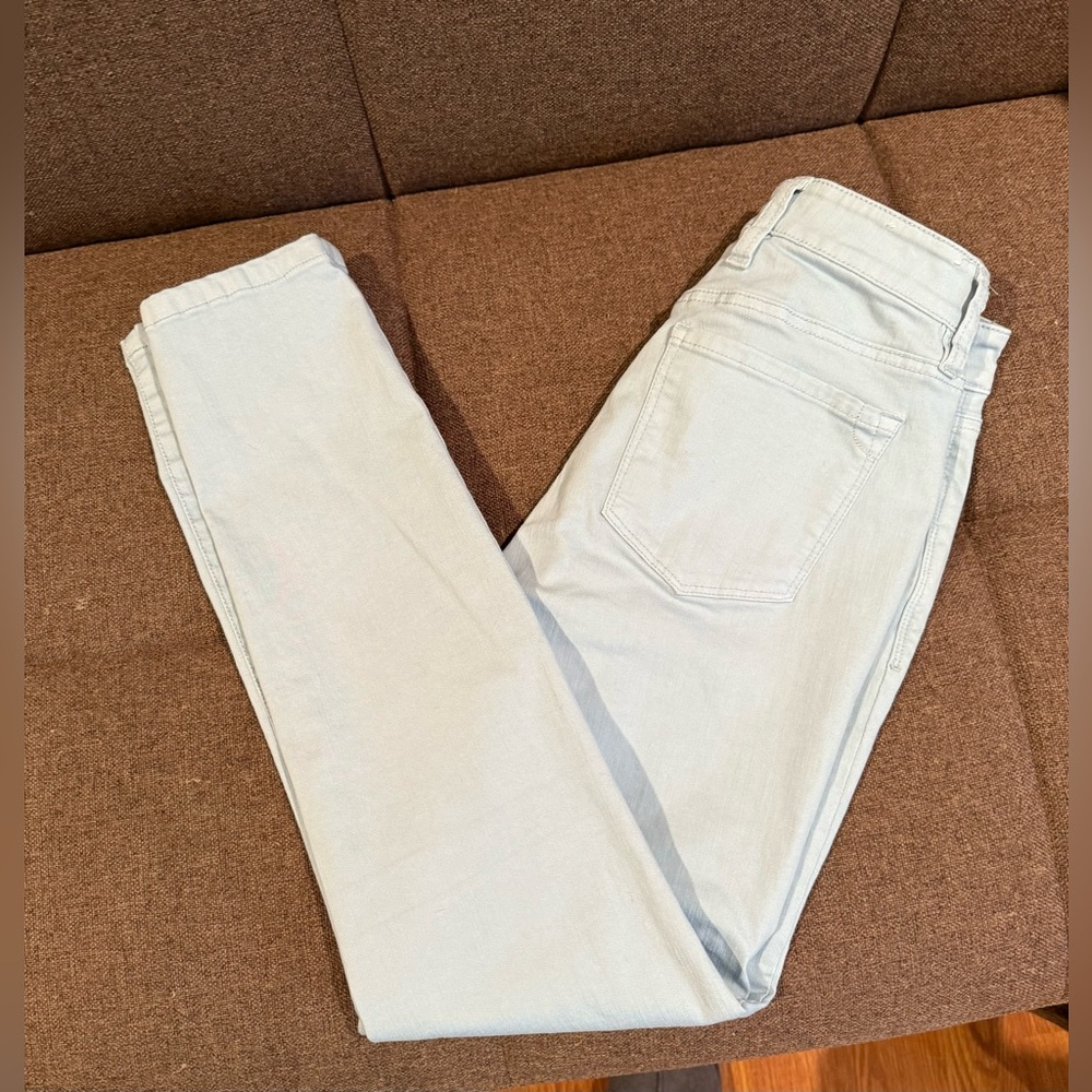 Tommy Bahama Jeans - Picture 3 of 11